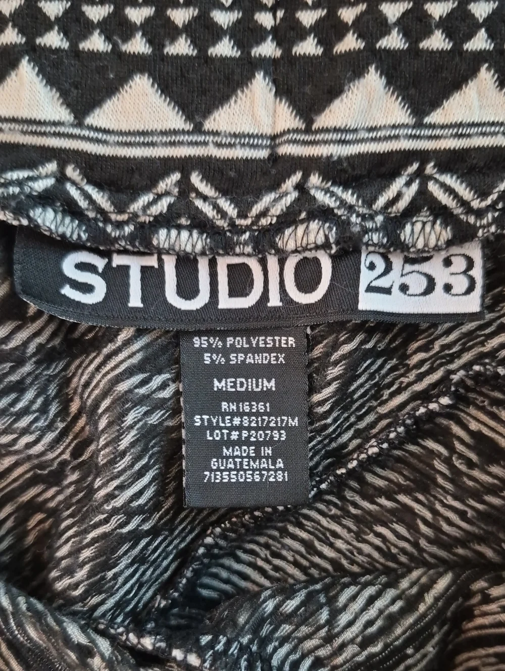 Studio 253 Geometric Print Skirt Size‎ Medium